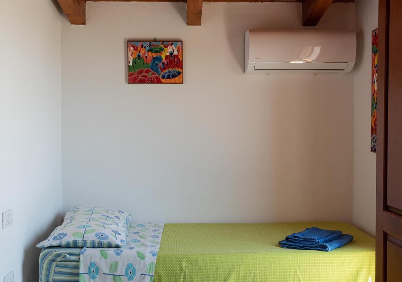 Sa Guardia De Ferricci Bed & Breakfast Solanas  Dış mekan fotoğraf