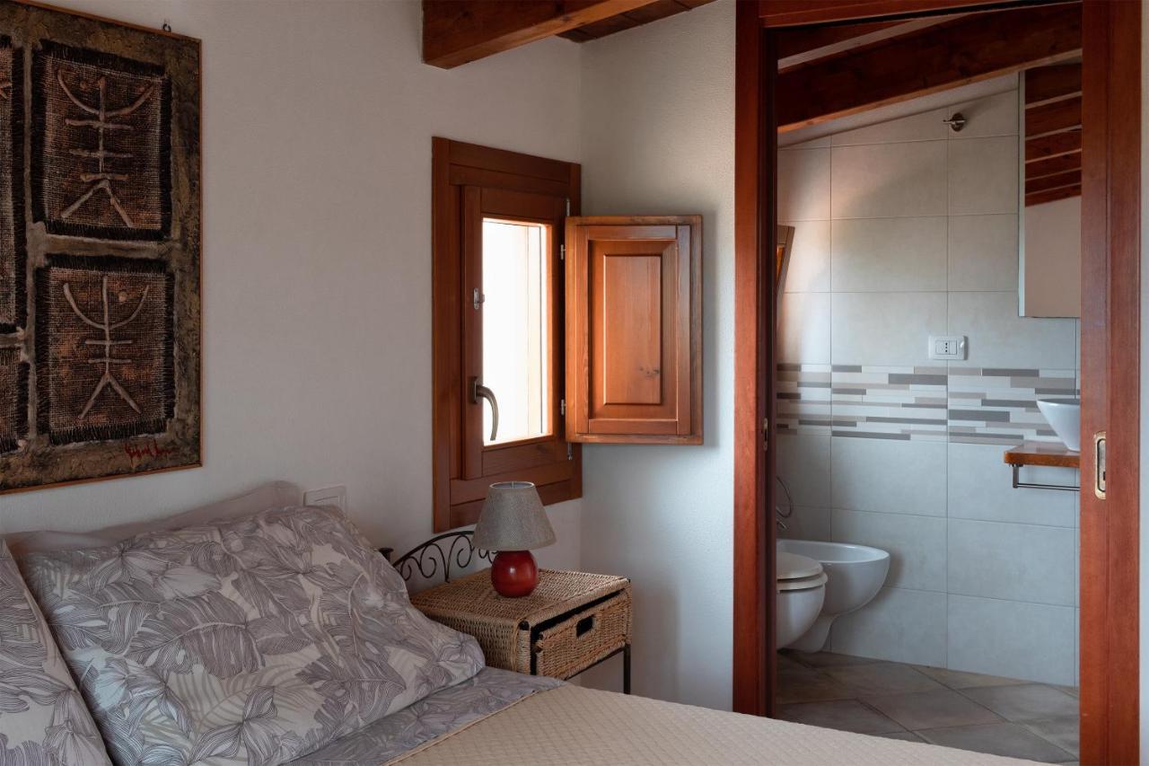 Sa Guardia De Ferricci Bed & Breakfast Solanas  Dış mekan fotoğraf